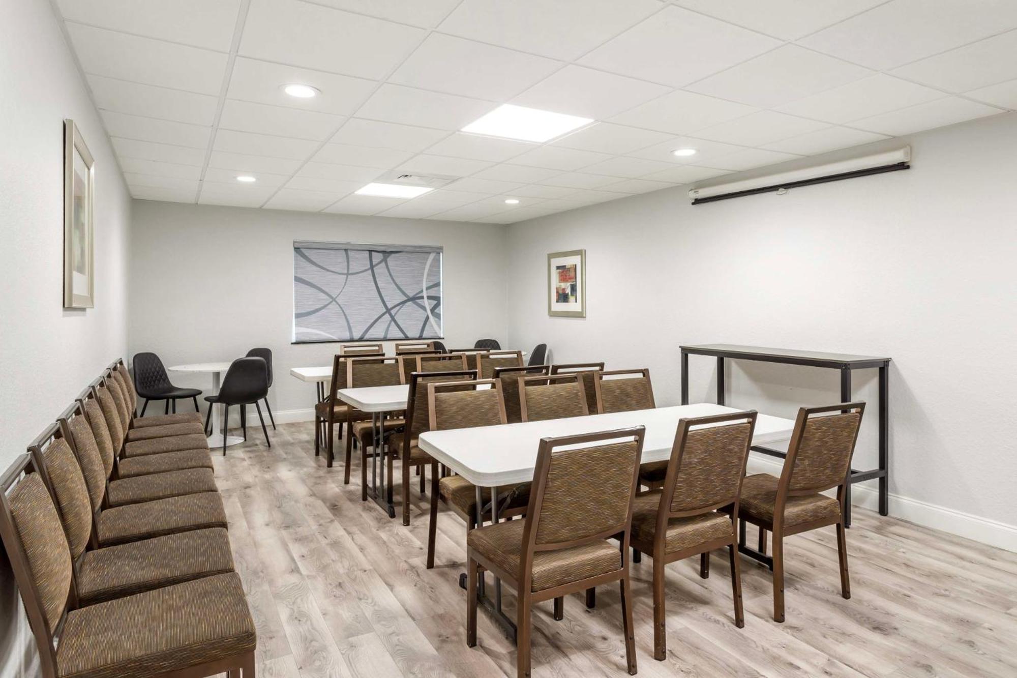 Surestay Plus By Best Western Texas City I-45 Esterno foto
